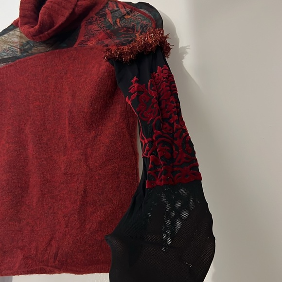 Creola Stylish and Unusual Vintage Sweater. Size S - Picture 5 of 10